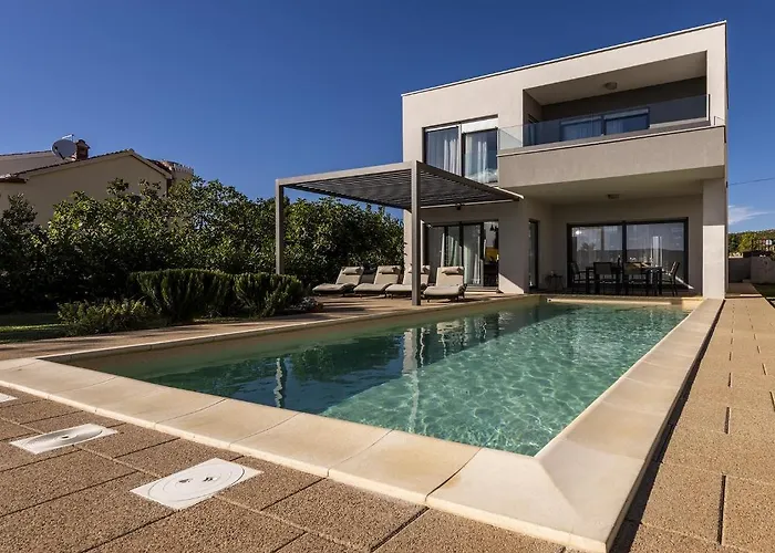 Lu-ma Villa