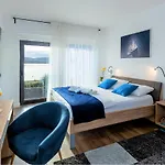 Lu-ma Villa *
