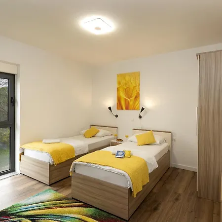 Lu-ma Βίλα Turanj